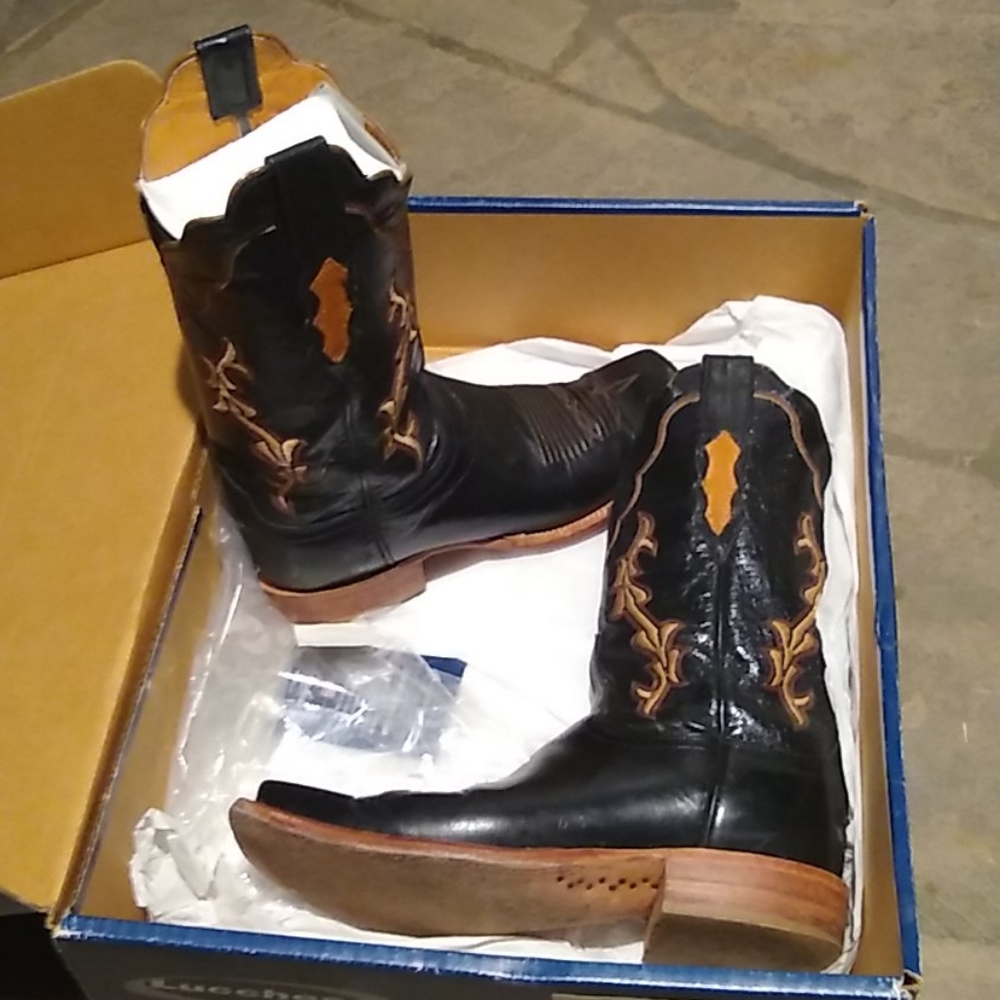 Lucchese 2000 square toe cowgirl boots
